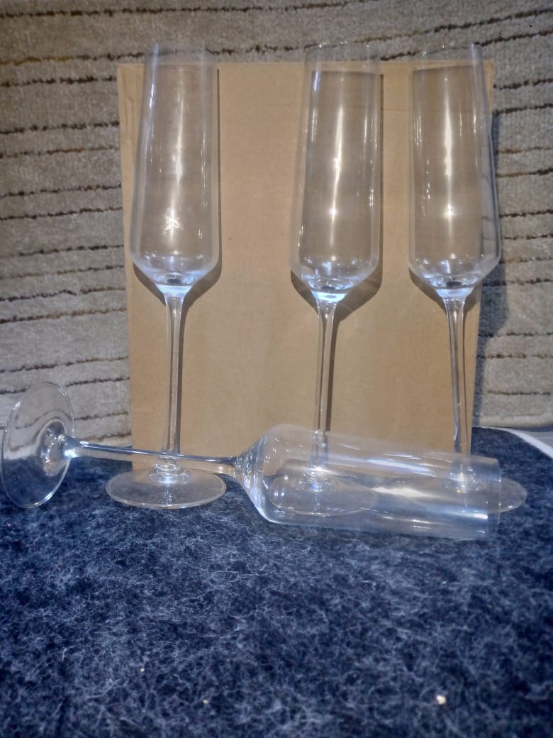 6pcs Long Stem Champagne Glasses. - Image 2