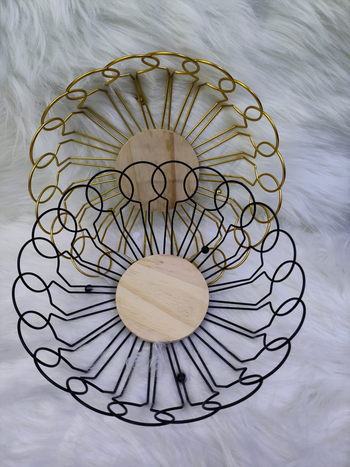 Round wired fruits bowl - Image 3