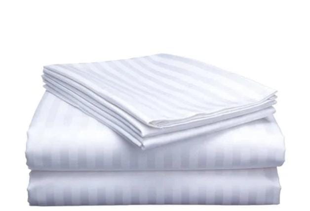 Stripped White Bedsheets 4pc (2pc Bedsheets And 2pc Pillow Cases) 6*7