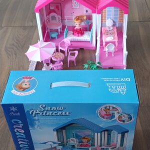snow princess Doll house. 73pcs.with Bedroom and Restaurant.