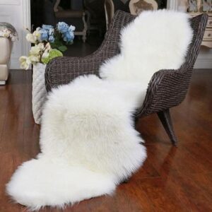 Fluffy bedside/dashboard Chiwawa 60×180
